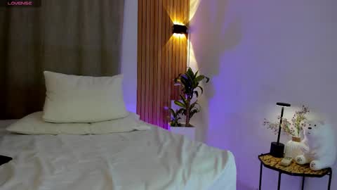 Snapshot of cat_sweet1 chatting on 12/05/25, 06:00 Cat Soy modelo independiente online show from 12/05/25, 06:00