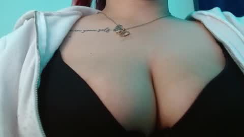 Snapshot of cata__gutierrez_ chatting on 10/25/25, 02:41 Cata online show from 10/25/25, 02:41