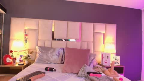 Snapshot of cata_alvarezz chatting on 03/11/25, 04:07 catalina online show from 03/11/25, 04:07