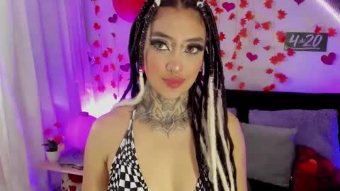 Cata green model independient online show from 02/17/25, 09:19