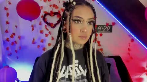 Cata green model independient online show from 02/21/25, 09:00