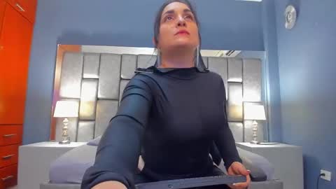 Cata Joness  My schedule 2200 - 0500 GMT -5 online show from 10/22/25, 05:08