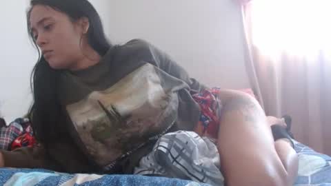 Snapshot of cata_sexy2410 chatting on 09/22/25, 04:53 cata_sexy2410 online show from 09/22/25, 04:53