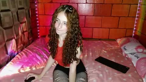 Snapshot of cata_snow chatting on 10/23/25, 11:14 Cata Snow online show from 10/23/25, 11:14