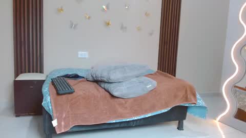 Snapshot of cataasexy18 chatting on 01/01/25, 01:26 catalina online show from 01/01/25, 01:26