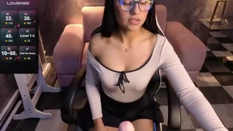catalella_little_b online show from 06/10/26, 07:46