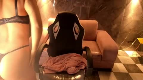 catalella_little_b online show from 07/15/26, 07:41