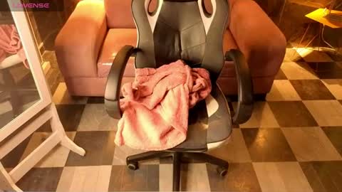 catalella_little_b online show from 07/25/26, 12:58