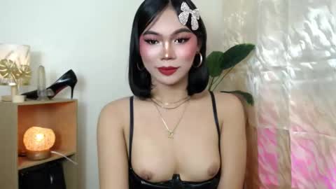 Snapshot of catalenax chatting on 10/16/25, 04:19 CatalenaX online show from 10/16/25, 04:19