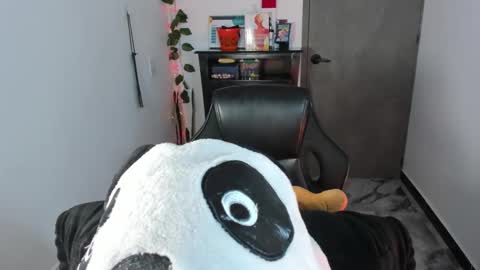 Flor....... online show from 02/21/25, 01:55