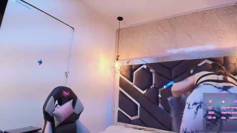 Snapshot of cataleya_sambrano chatting on 11/07/25, 10:59 Cataleya online show from 11/07/25, 10:59