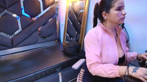 Snapshot of cataleya_sambrano chatting on 11/16/25, 11:05 Cataleya online show from 11/16/25, 11:05