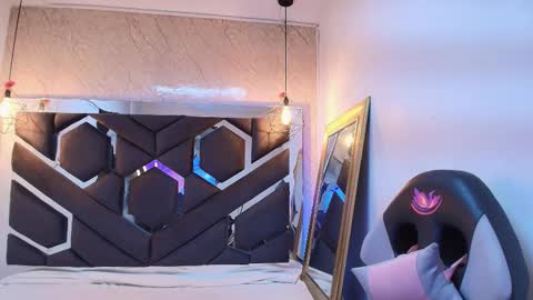 Snapshot of cataleya_sambrano chatting on 11/19/25, 10:59 Cataleya online show from 11/19/25, 10:59