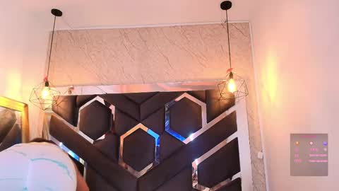 Snapshot of cataleya_sambrano chatting on 11/25/25, 10:59 Cataleya online show from 11/25/25, 10:59