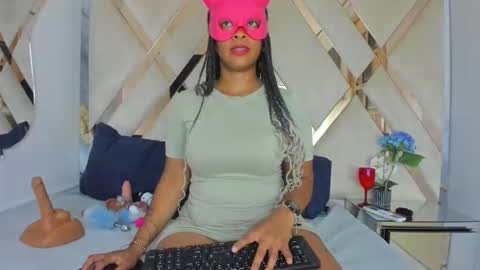 cataleyaxht online show from 10/18/25, 12:17