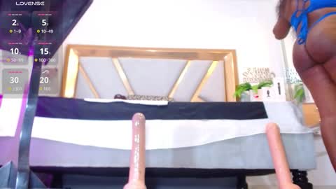 Snapshot of catalillina_love1 chatting on 10/15/25, 02:22 Cata online show from 10/15/25, 02:22