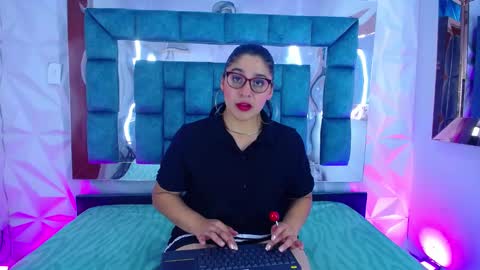 Catalina bustos online show from 02/26/25, 03:42