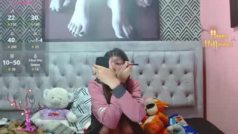 CATLINA HERRERA online show from 10/25/25, 12:23