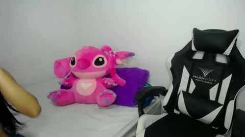 Snapshot of catalina_mega18 chatting on 10/20/25, 10:21 Catalina  online show from 10/20/25, 10:21