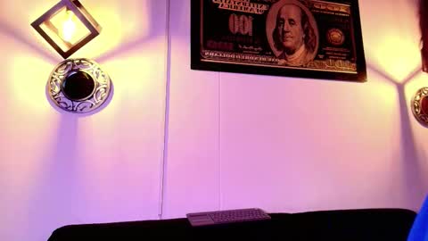 Snapshot of catalina_santana20 chatting on 11/10/25, 01:48 Catalina online show from 11/10/25, 01:48