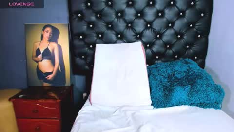 Snapshot of catalinamuss_ chatting on 11/28/25, 06:32 Catalina online show from 11/28/25, 06:32