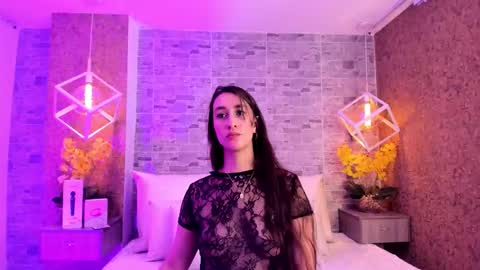 Snapshot of catalinnathompson chatting on 10/24/25, 03:52 CatalinnaThompson online show from 10/24/25, 03:52
