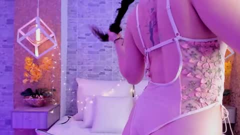 CatalinnaThompson online show from 11/16/25, 11:49