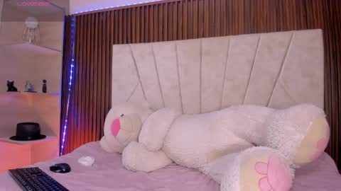 catalleya_f online show from 05/14/26, 07:53