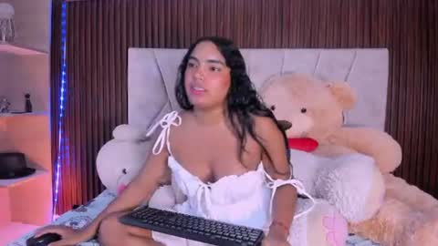 catalleya_f online show from 06/11/26, 08:07