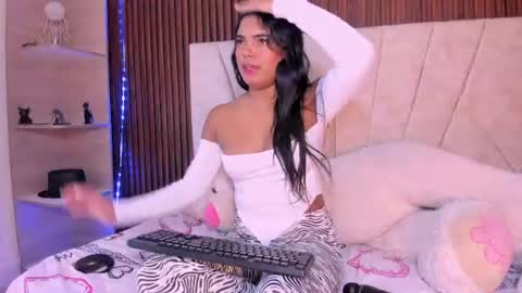 catalleya_f online show from 06/21/26, 08:00