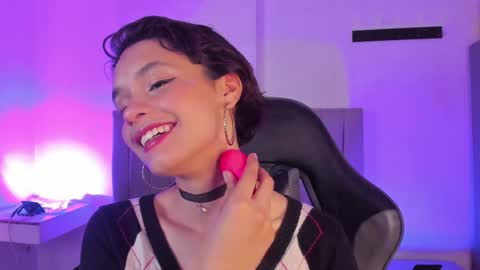 Cat  online show from 02/07/25, 08:20