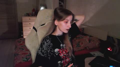 Snapshot of cath_dysphoria_ chatting on 09/25/25, 08:34 CATH online show from 09/25/25, 08:34