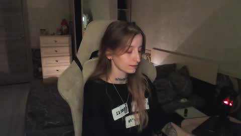 Snapshot of cath_dysphoria_ chatting on 10/15/25, 08:20 CATH online show from 10/15/25, 08:20