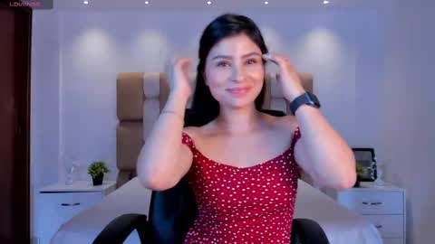 Catalina Santana online show from 09/17/25, 06:42