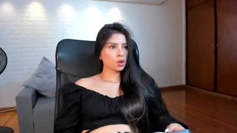 Catalina Santana online show from 09/29/25, 06:46