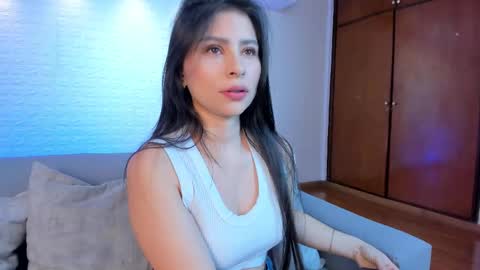 Catalina Santana online show from 10/11/25, 05:44