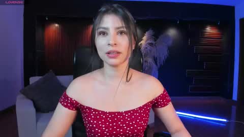 Catalina Santana online show from 10/15/25, 05:13