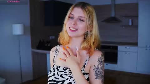 Katrin online show from 10/17/25, 04:37