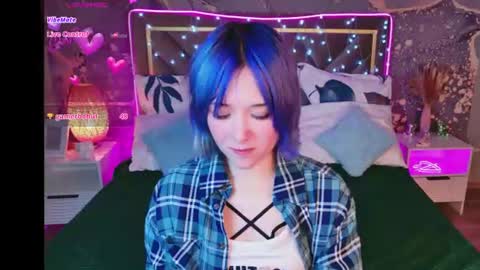 Snapshot of catharinejones chatting on 06/11/26, 07:17 KettieHi My name is Katie I love drawing and I can play the guitar. And love dancing online show from 06/11/26, 07:17