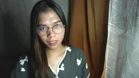 Snapshot of catherine_365 chatting on 09/19/25, 02:02 catherine_365 online show from 09/19/25, 02:02