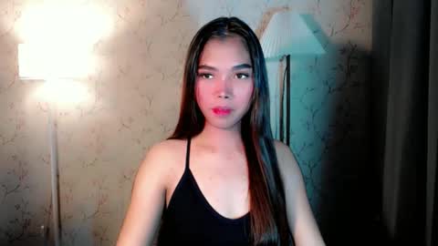 Snapshot of catherine_365 chatting on 10/15/25, 01:44 catherine_365 online show from 10/15/25, 01:44