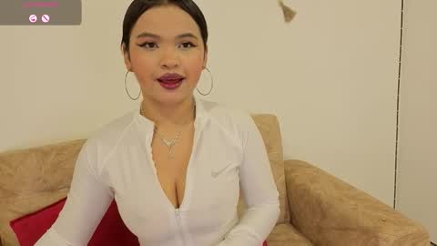 Snapshot of catherine____ chatting on 10/21/25, 10:05 Catherin online show from 10/21/25, 10:05