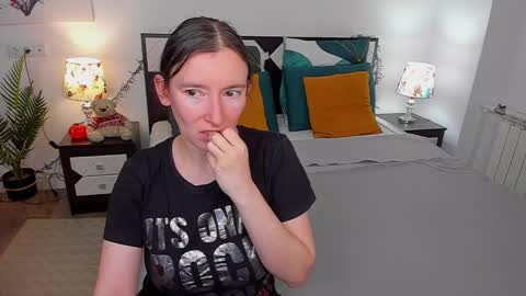 Catrin online show from 12/06/24, 02:24