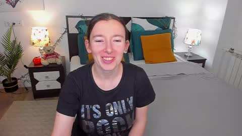 Catrin online show from 12/06/24, 05:31