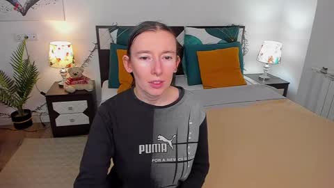 Catrin online show from 12/12/24, 04:04