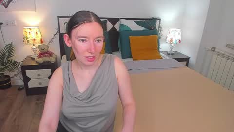 Catrin online show from 02/12/25, 08:49