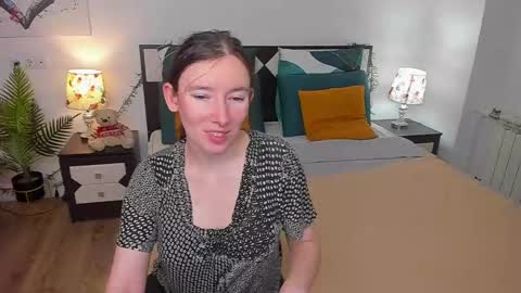 Catrin online show from 03/10/25, 06:16