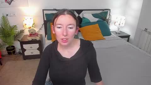 Catrin online show from 09/15/25, 07:30