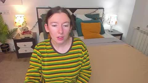 Catrin online show from 10/07/25, 03:58