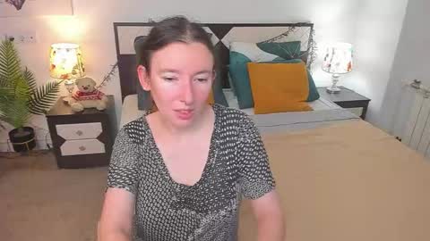 Catrin online show from 10/10/25, 07:40